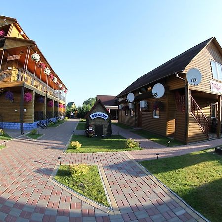 Hotel-Complex Mizh Triokh Ozer Свитязь Экстерьер фото