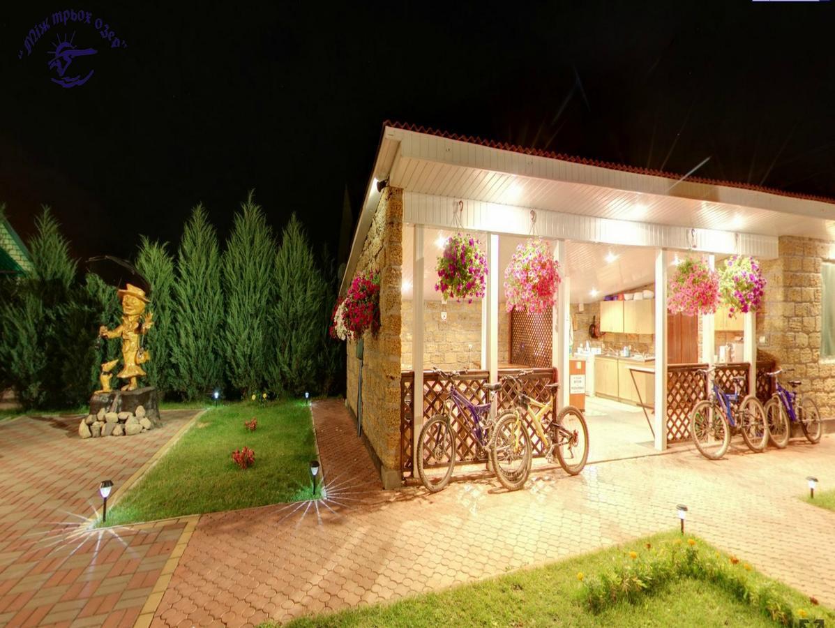 Hotel-Complex Mizh Triokh Ozer Свитязь Экстерьер фото