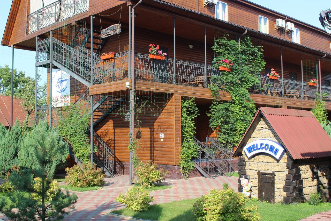 Hotel-Complex Mizh Triokh Ozer Свитязь Экстерьер фото