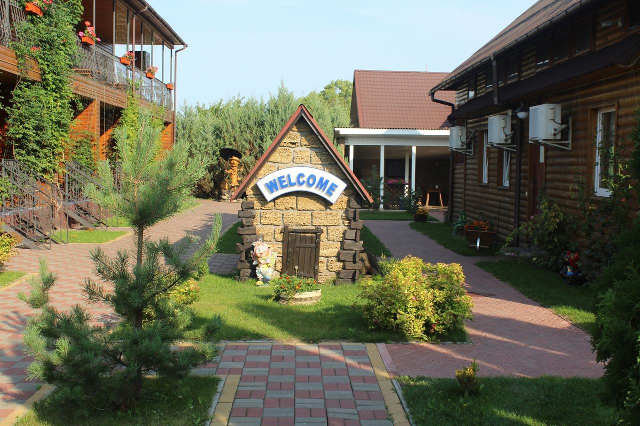 Hotel-Complex Mizh Triokh Ozer Свитязь Экстерьер фото