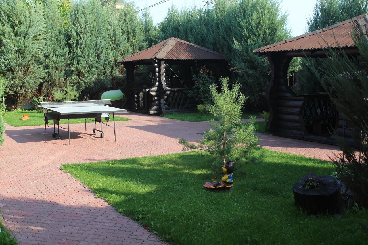 Hotel-Complex Mizh Triokh Ozer Свитязь Экстерьер фото