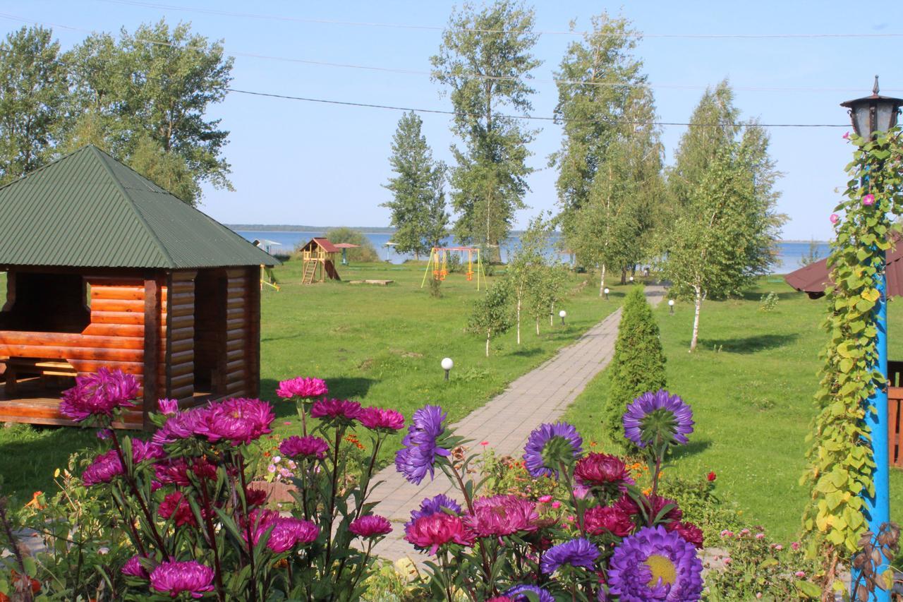 Hotel-Complex Mizh Triokh Ozer Свитязь Экстерьер фото
